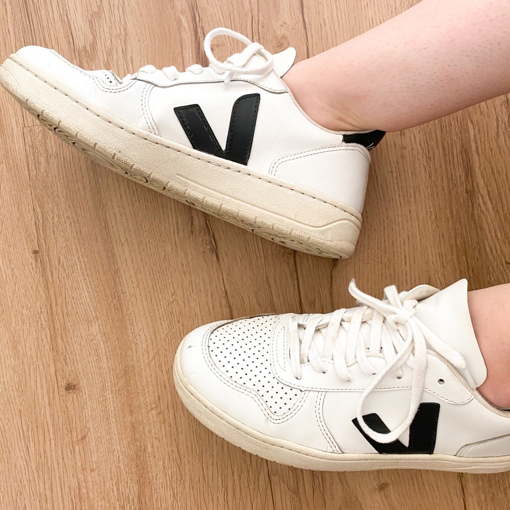 Veja V-10, US size 9, Euro 40